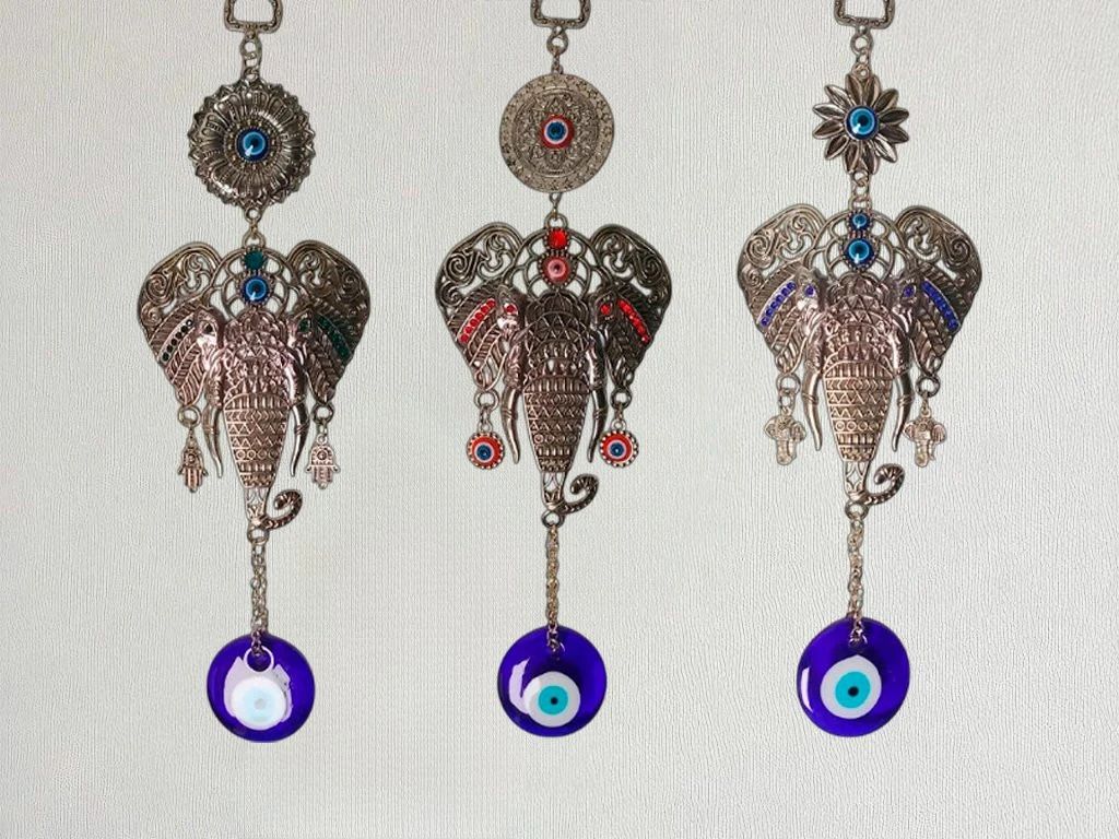 Foto de COLGANTE ELEFANTE HINDU CALADO