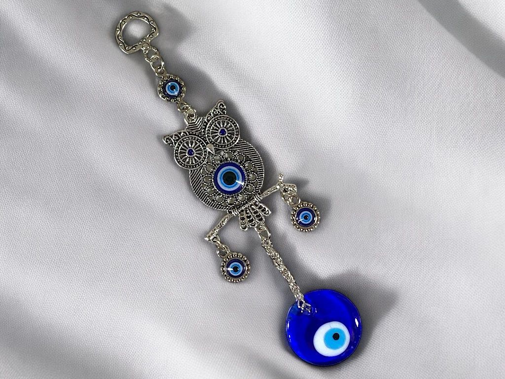 Foto de COLGANTE LECHUZA SOBRE RAMA